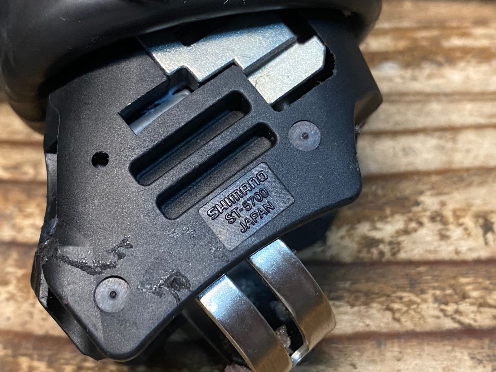シマノ 105グレードSTIレバー ST-5700 スリムになったSTI、シマノ105 ST-5700 ST-R700からの交換