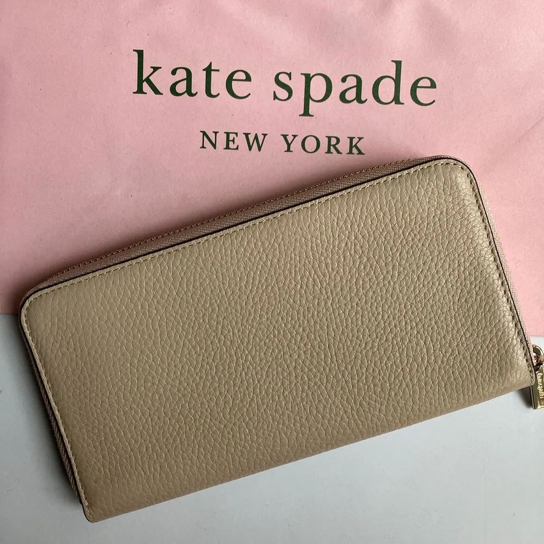 ケイトスペード（kate spade） 長財布 ラウンドファスナー 直営店購入