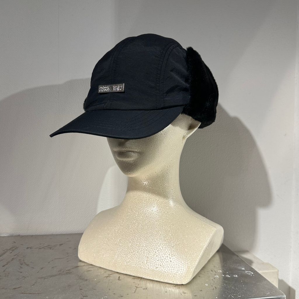 stussy × Denim Tears ステューシーデニムティアーズ 25SS EARFLAP CAP キャップ 帽子 ブラック size L|XL 表参道A10