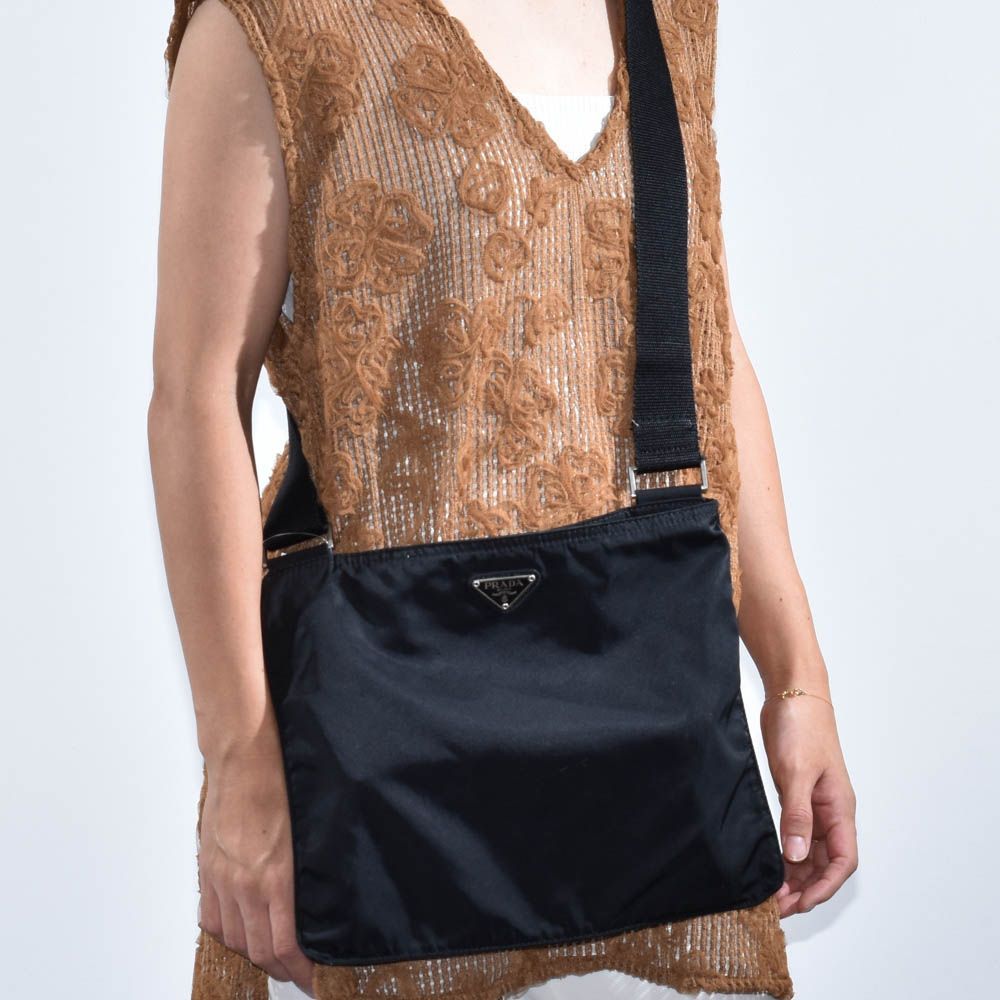 中古USED PRADA ショルダーバッグ ナイロン ロゴ ブラック 24481 中古USED PRADA ショルダーバッグ ナイロン ロゴ ブラック 37189