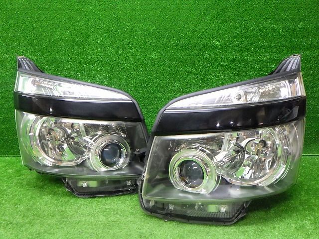 ヴォクシー ヘッドライト 左右 HID ZRR70/75 前期 28-203 V8 レベ付