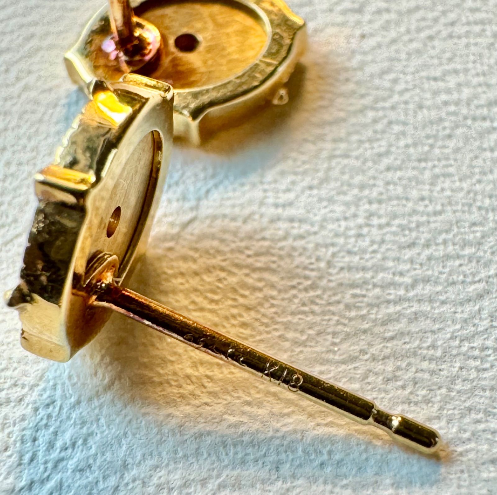 agete ゴールド スタッドピアス ゴールドプレートスタッドピアス - IBUQUI 下北沢にある