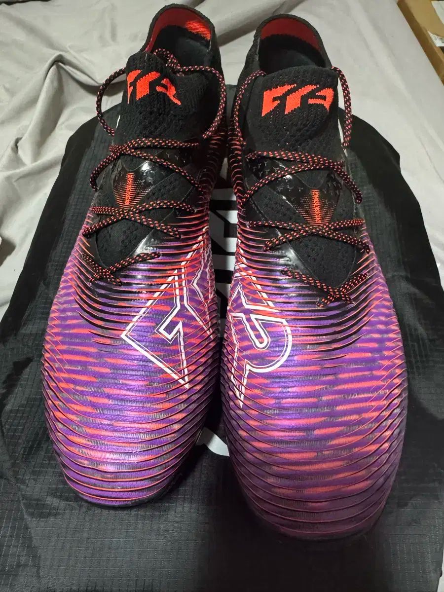PUMA プーマ フューチャー 8 270