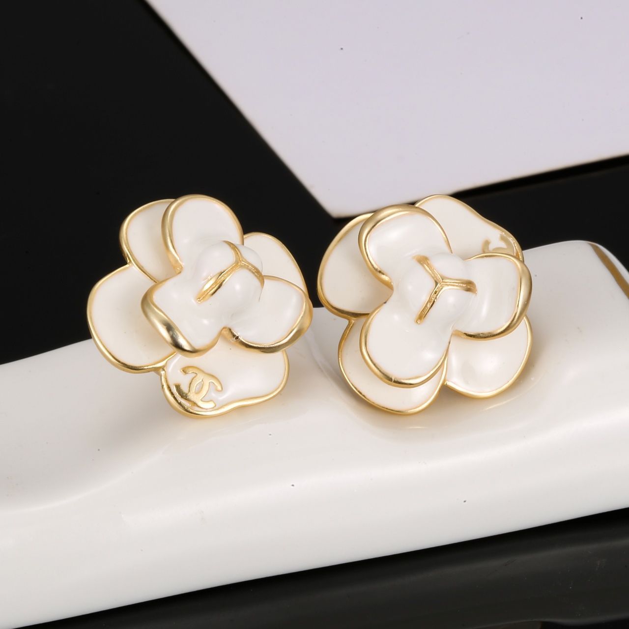 エレガント【CHANEL】25S ドロップクリップ イヤリング エレガント【CHANEL】25S ドロップクリップ イヤリング