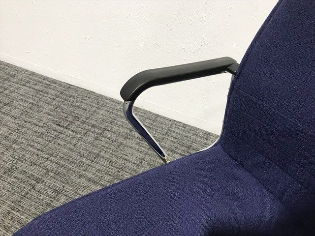 スタッキングチェア 肘付 240 コクヨ ダークマリン MARWIL-DEMENAGEMENTS_CH