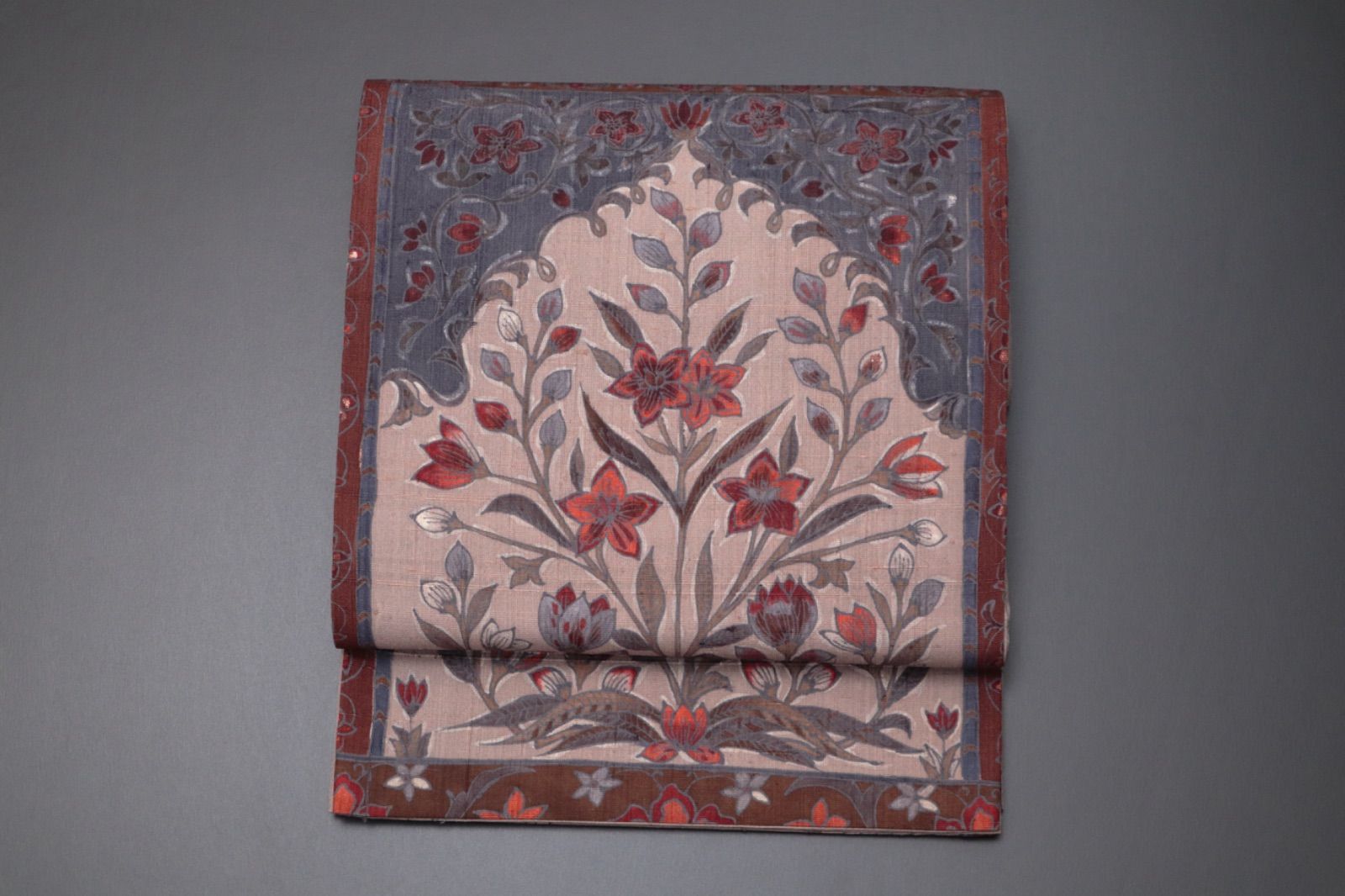 名古屋帯 唐織 太鼓柄 薄ピンク 菊菱文 お仕立て込み 名古屋帯 唐織 太鼓柄 薄ピンク 菊菱文 お仕立て込み 日本和装の