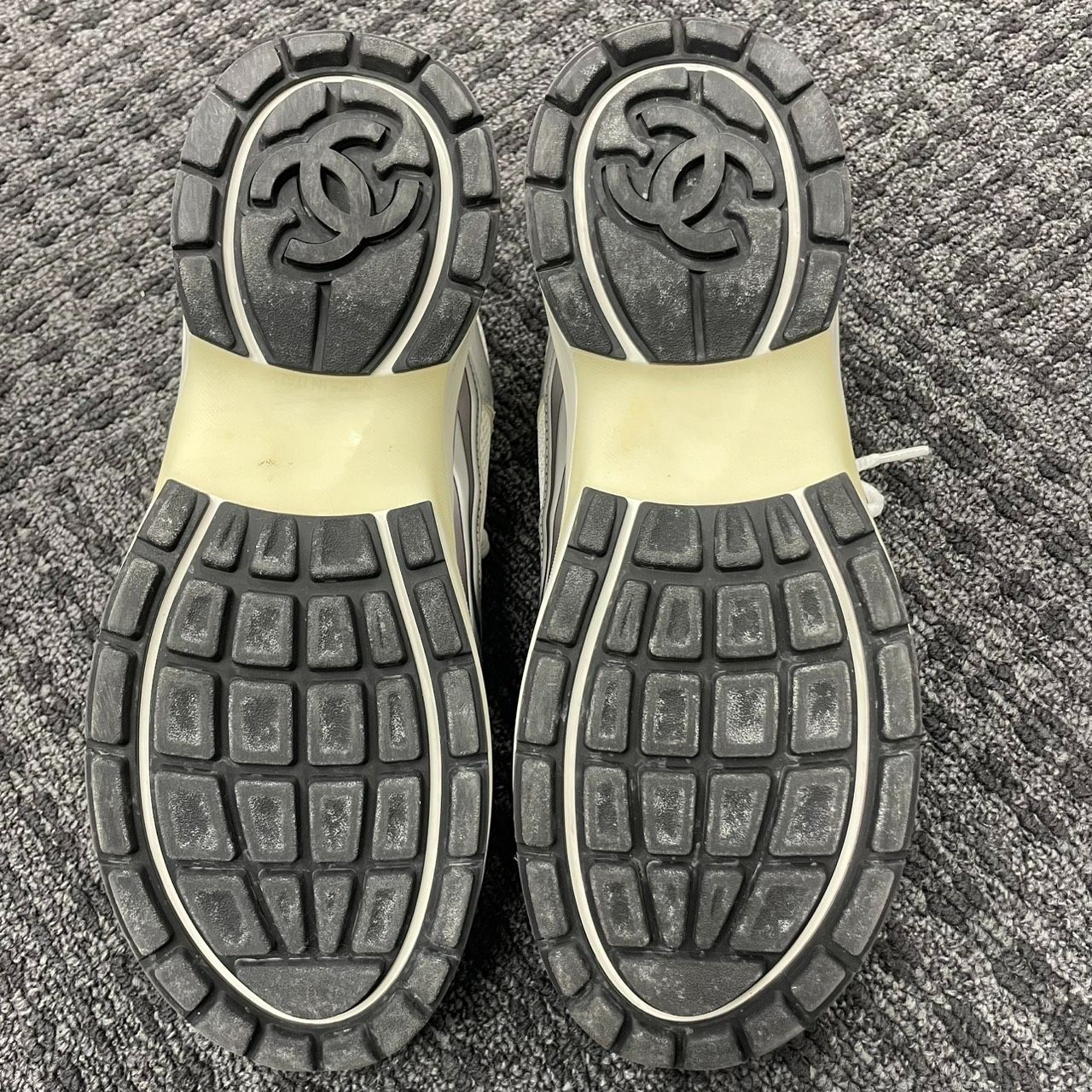 CHANEL】シャネル サイズ43 スニーカー W G39794 ＃43 白 G39792