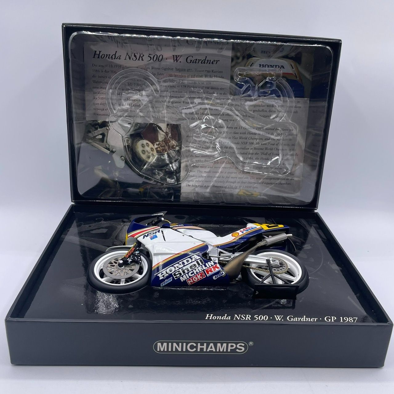 Minichamps 1/12 Scale - 122 870002 Honda NSR 500 Wayne