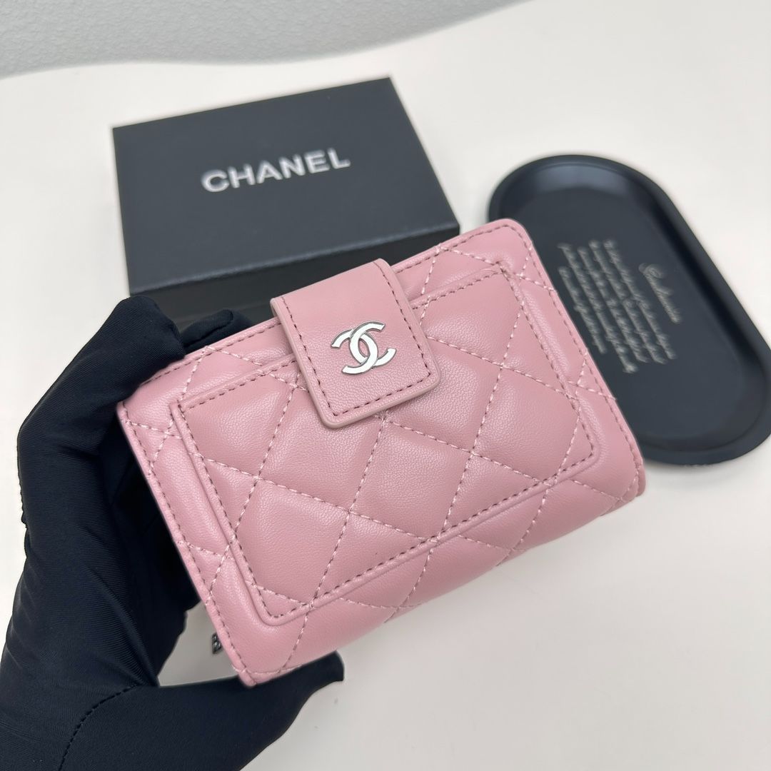 シャネルミニウォレット CHANEL - CHANEL マトラッセ キャビアスキン ミニウォレット