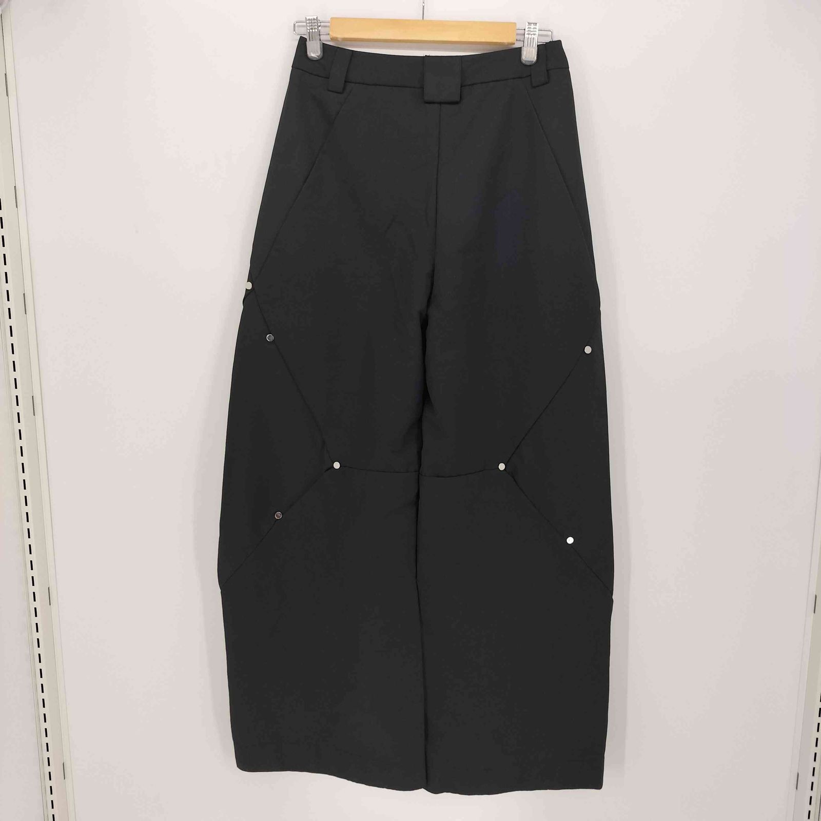 パンツ ultimus Pleated loose rivet wide pants Pleated loose rivet wide pants – ULTIMUS