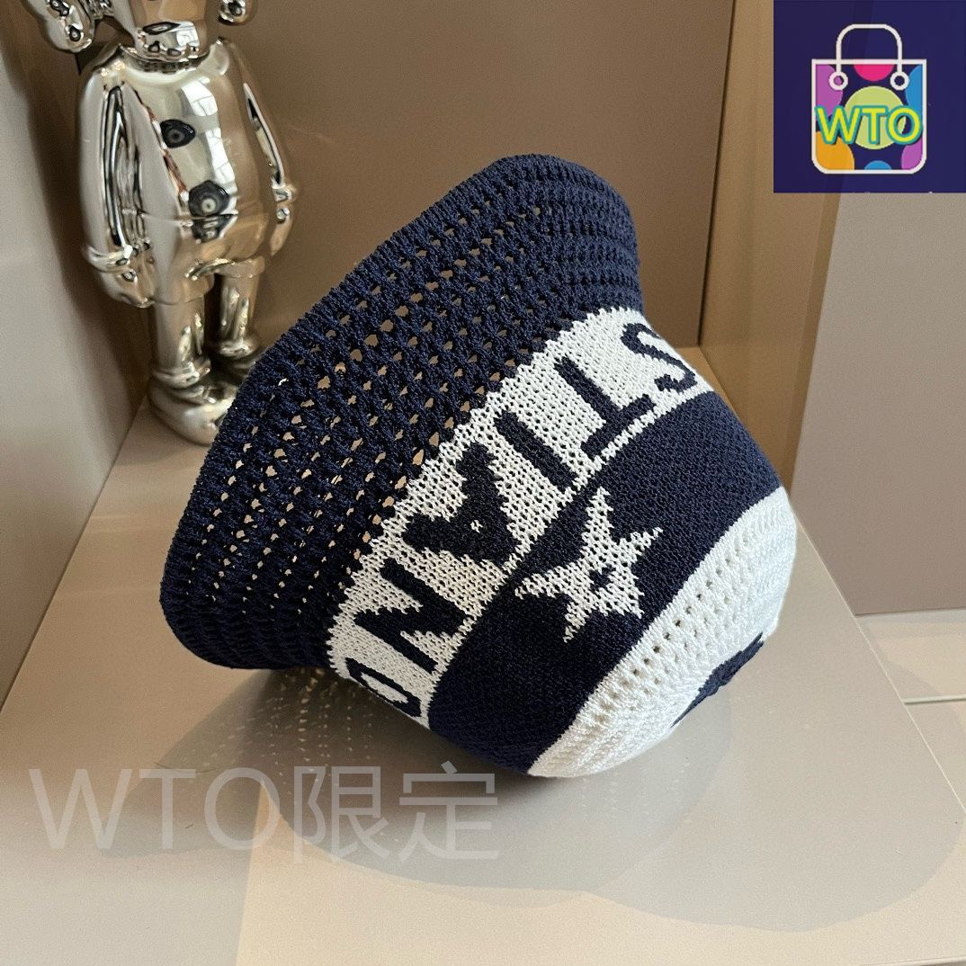 Dior（ディオール）公式コレクションのニットフィッシャーマンハット