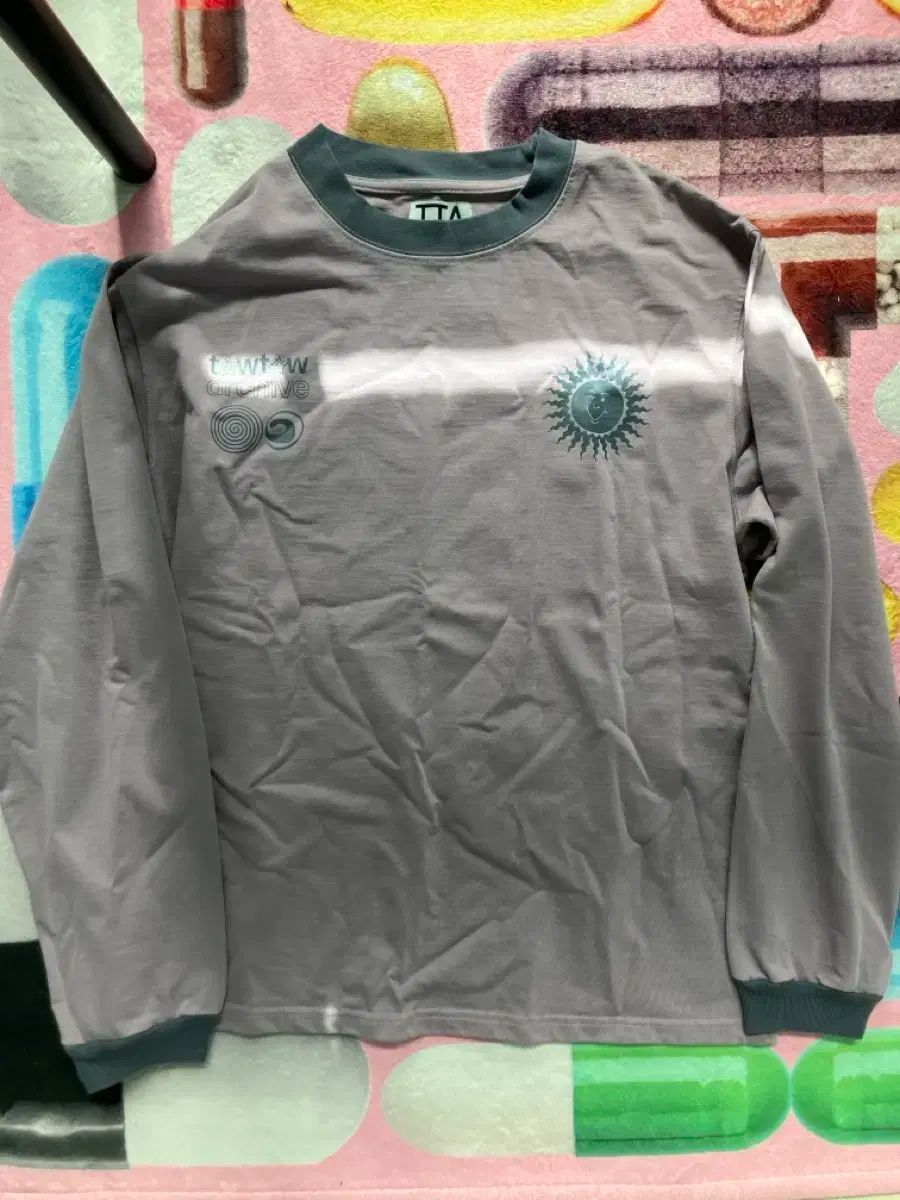 トウ トウ アーカイブ インフィニット 太陽 長袖 Tシャツ