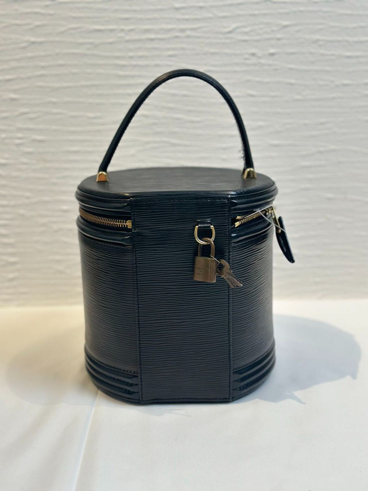 ルイヴィトン LOUIS VUITTON M48032 エピ カンヌ バニティバッグ 黒