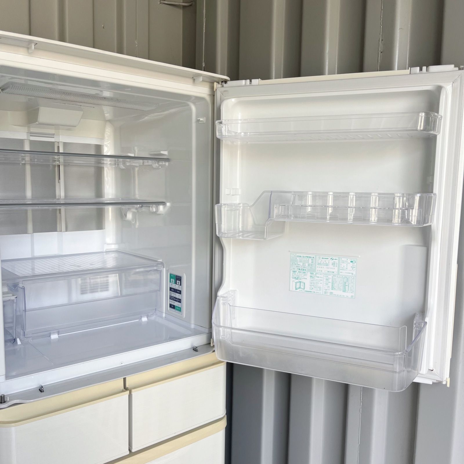 174取付無料！完動品！SHARP自動製氷付き どっちもドア大容量384L