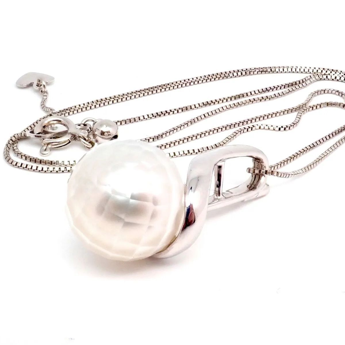 パール ネックレス 華真珠 K18 ホワイトゴールド 8mm 8ミリ珠 特殊カット技術 タヒチ真珠 ペンダント パール 真珠 40cm 長さ調節可能(アジャスター付き) 真珠 ネックレス K18 ゴールド ホワイトゴールド パール 6.5ミリ ～ 7