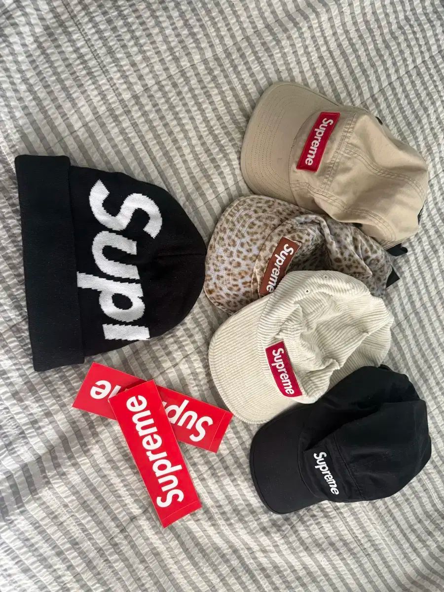 Supreme シュプリーム キャンプキャップ ビーニー 帽子類 バッチのみ