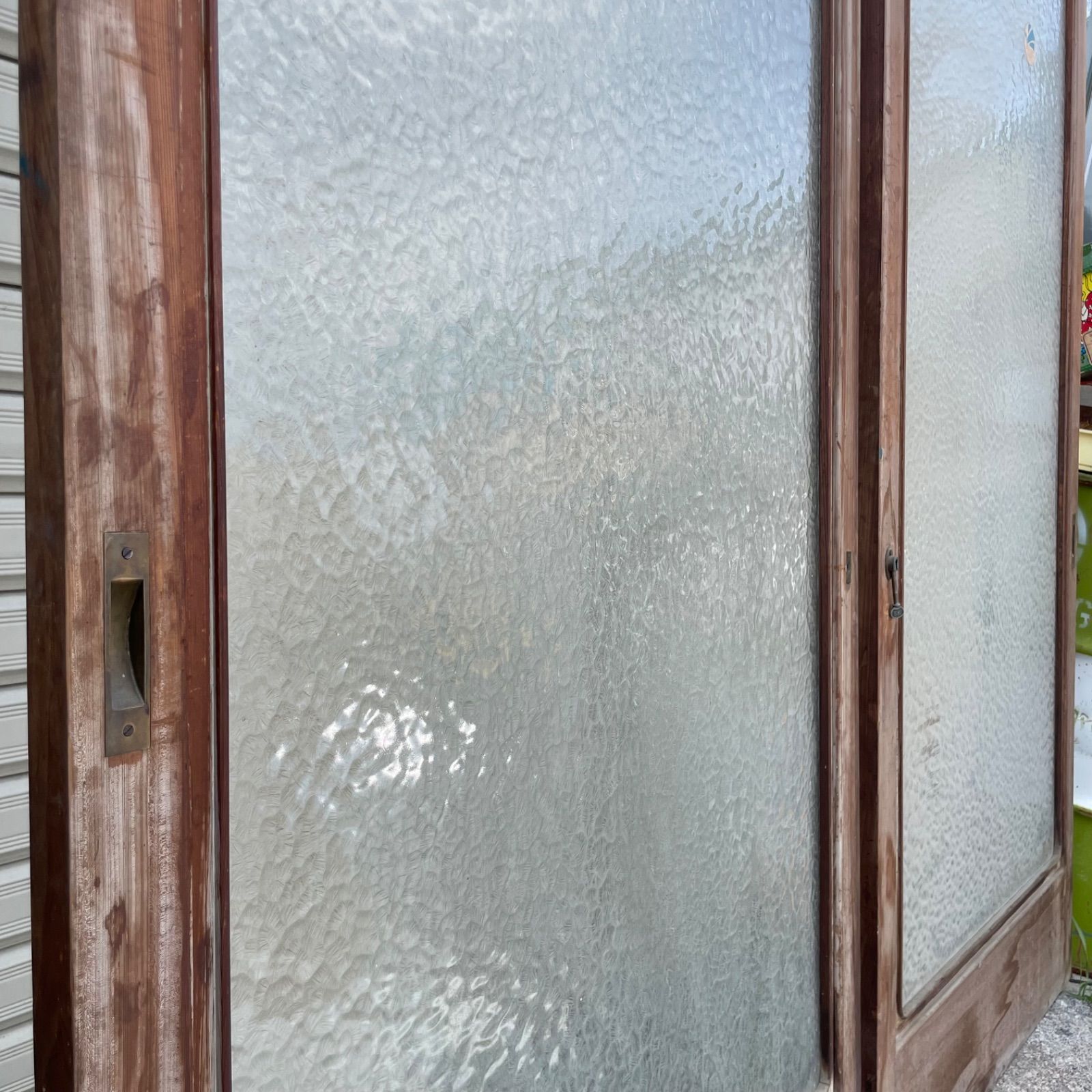 横幅89cm×奥行き3cm×高さ182cm 刷りガラス