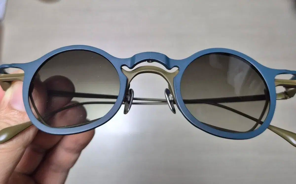 デザイナー チタン メガネ 一体型 サングラス クリップ