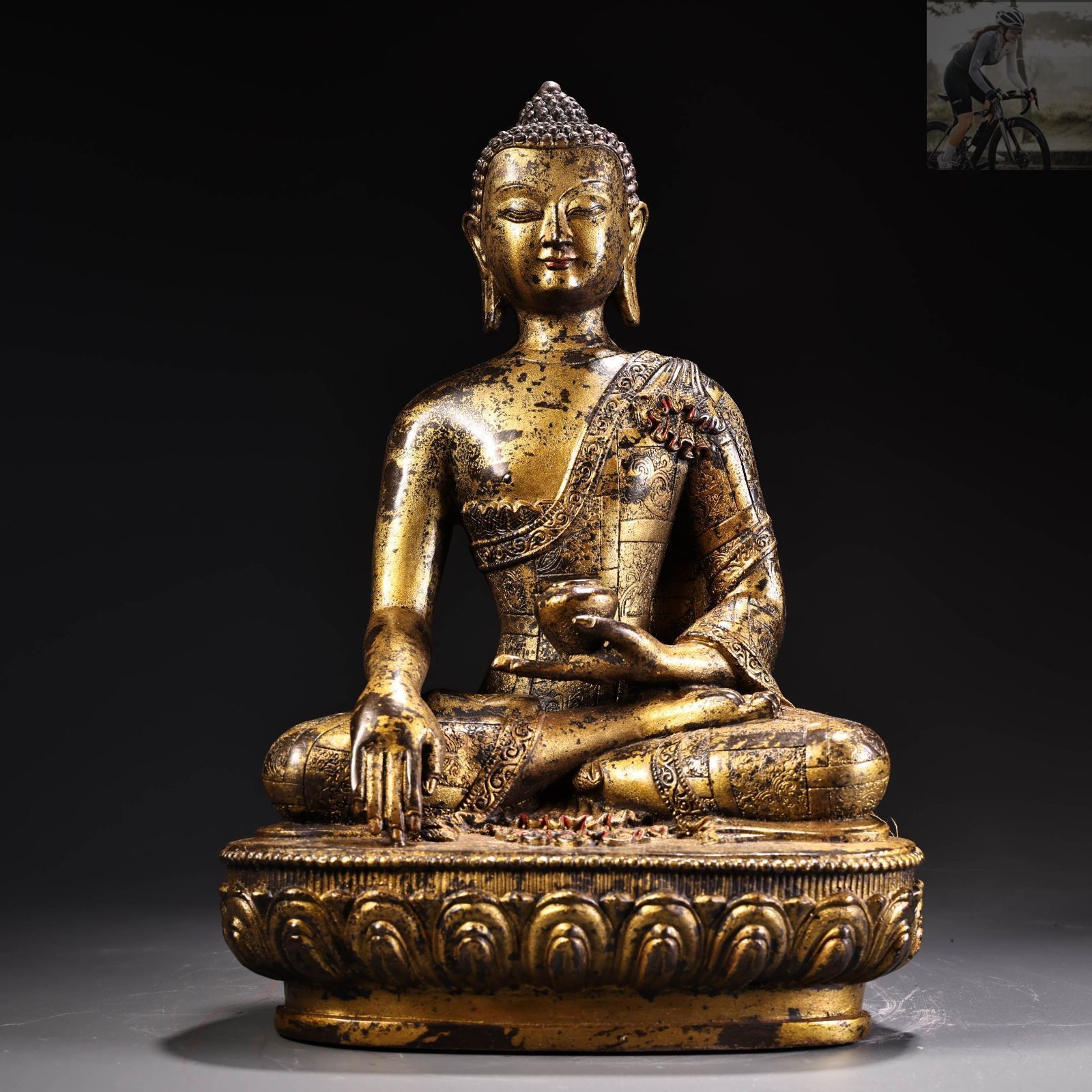 西蔵収集 銅製 大日如來 釋迦摩尼 古仏像 置物 賞物 希少 時代物 西蔵遊玩得 本水晶手彫 金鍍 大日如來像 文房置物