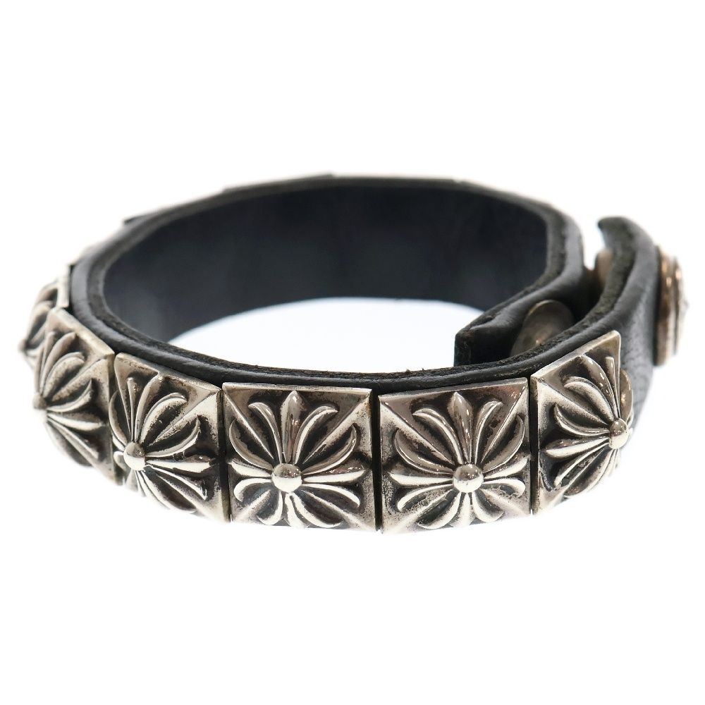 PYRMID STUDS