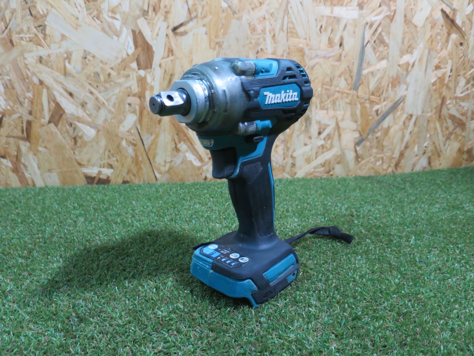 makita マキタ 充電式 購入 インパクト レンチ TW300D ジャンク品 makita マキタ 充電式 購入 インパクト レンチ TW300D ジャンク品