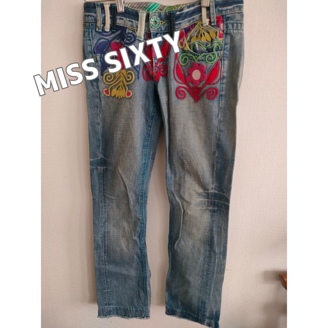 ミスシックスティ MISSSIXTY 刺繍デニム 女性デニム ストレートデニム ミスシックスティ MISSSIXTY 刺繍デニム 女性デニム ストレート