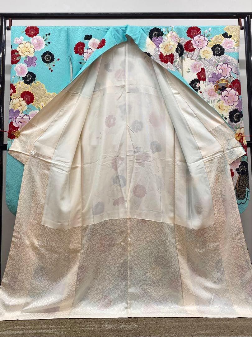 ファッション誌振袖 vivi 銀通し 金彩 刺繍 身丈169cm 撥水加工済