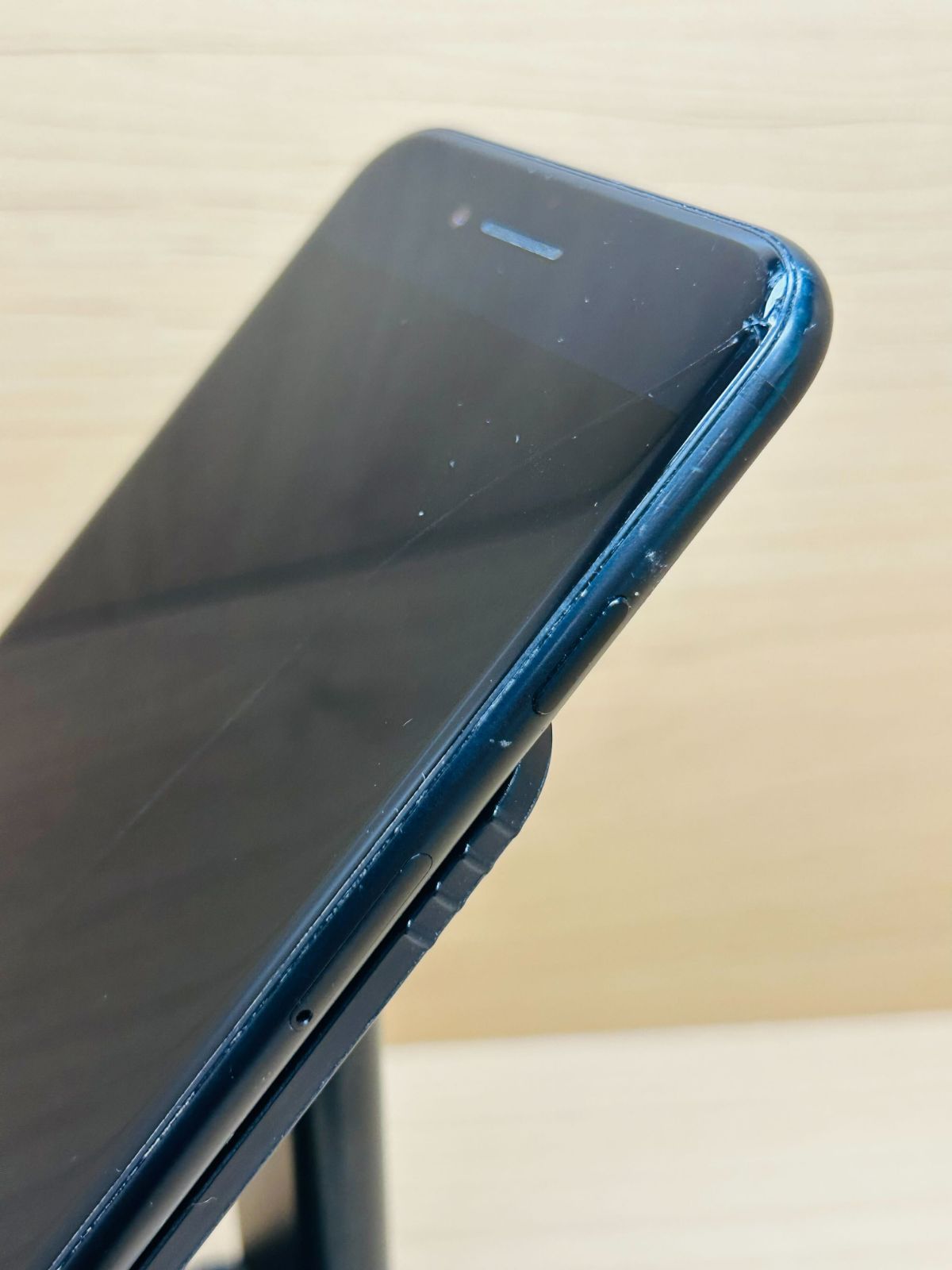 74010】【画面割れ】【SIMロック解除済】iPhone 高品質 SE 第2世代