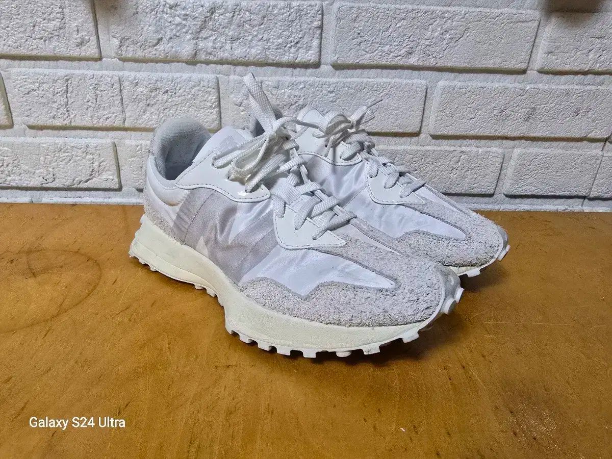 New Balance ニューバランス ムーンビーム 白 245