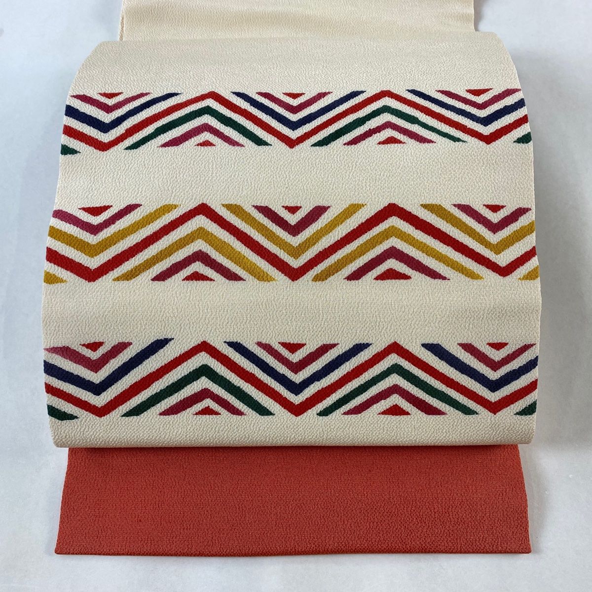 名古屋帯 秀品 松葉仕立て 段縞 幾何学模様 縮緬 クリーム 正絹