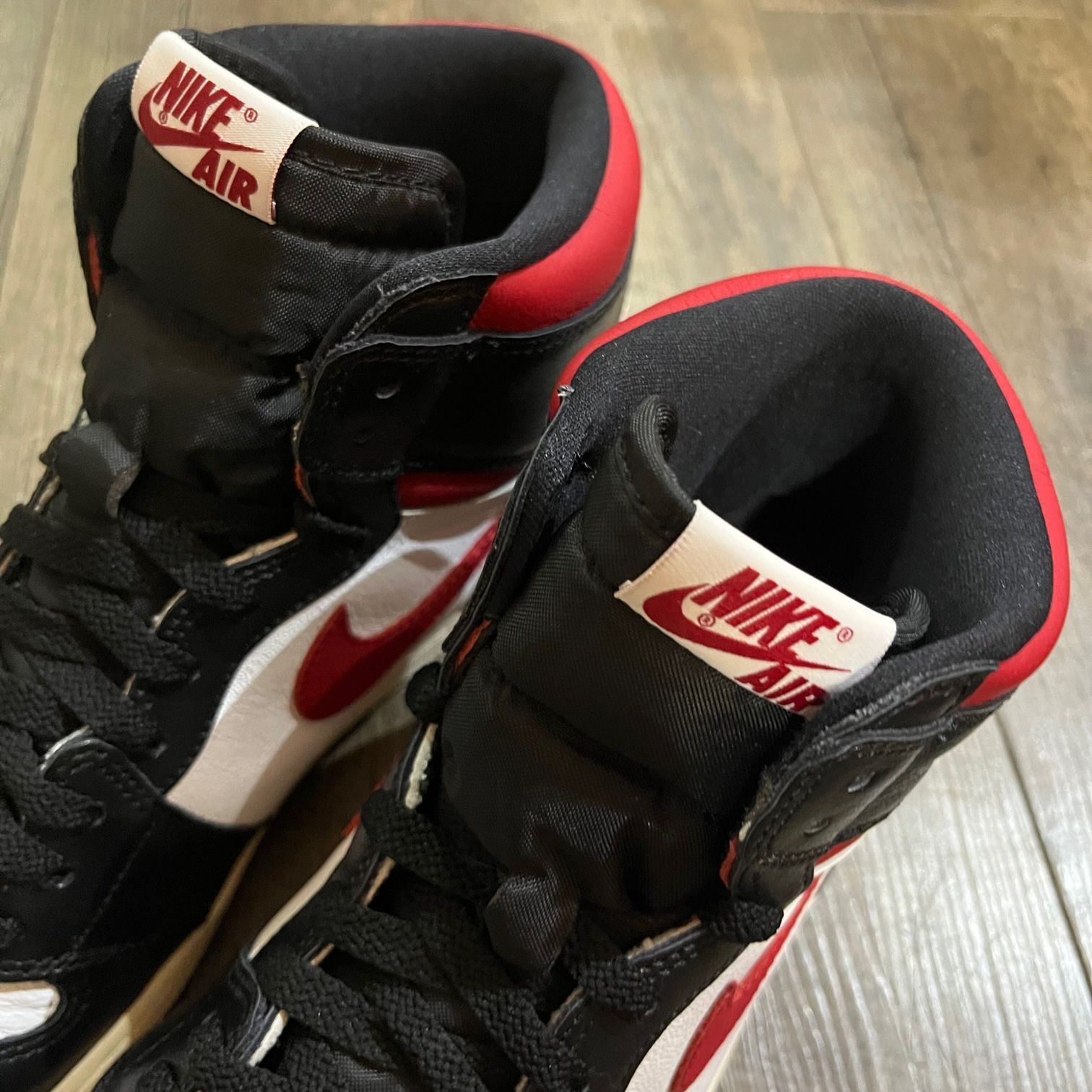 美品 NIKE AIR JORDAN 1 RETRO HIGH BLACK GYM RED 555088-061