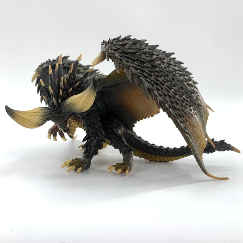 ネルギガンテ フィギュア 一番くじ モンスターハンターワールド 一番くじ モンスターハンター:ワールド ～狩れ！生ける大地