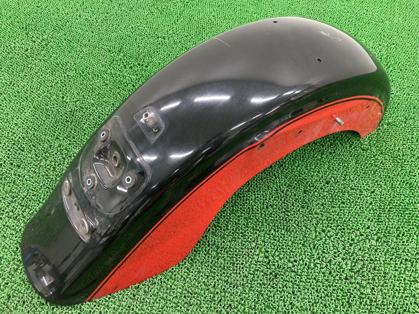 バルカン1500クラシック リアフェンダー 黒/赤 カワサキ 純正 バイク 部品 VNT50D コケキズ無し 品薄 希少品 車検 Genuine 【中古】 6 バルカン1500クラシック リアフェンダー 黒/赤 カワサキ 純正 バイク