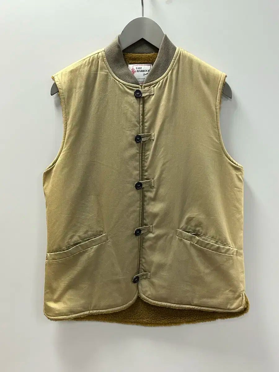 East Harbour Surplus イーストハーバーサープラス ベスト