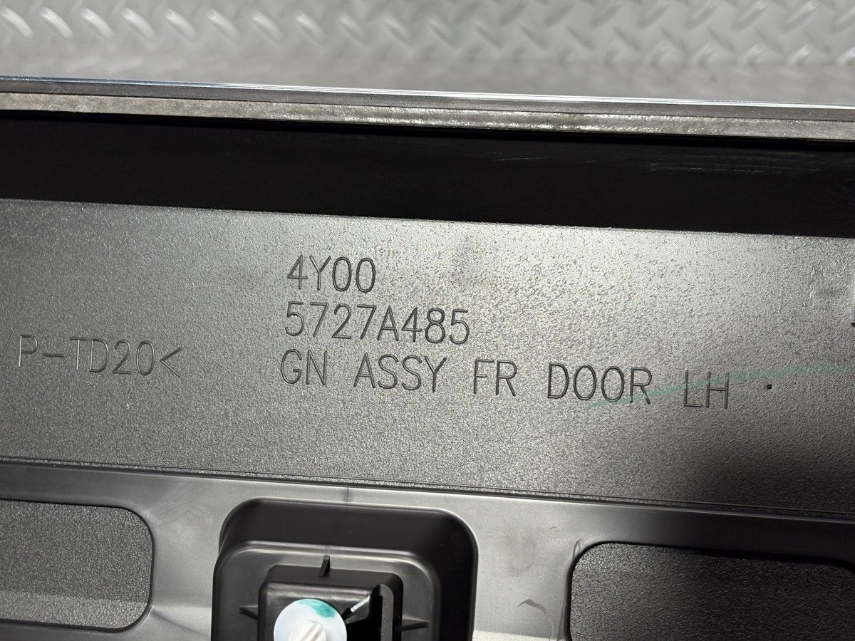 新車外し CV1W デリカ D 5 現行 純正 ドアサイドパネル左 黒 X42 ブラックマイカ 品番5727A485 5757A517 5220L573 デリカD5 25080061 BRIGHTFACE_UK