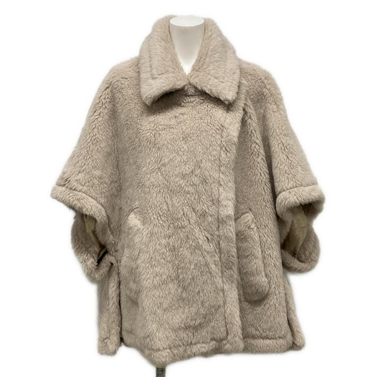 ベルンハルトウィルヘルム ポンチョ風コート ベルンハルト ベルンハルトウィルヘルム ポンチョ風コート ベルンハルト