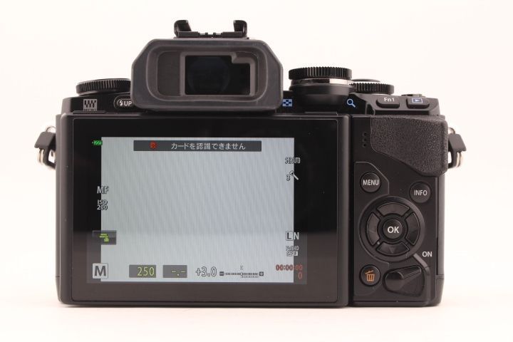 ✨バリアングル液晶搭載✨お手頃一眼レフ✨Nikon D5100✨スマホ転送OK✨ ❣美品❣Nikon D5100❣バリアングル液晶❣角度で撮影❣スマホ