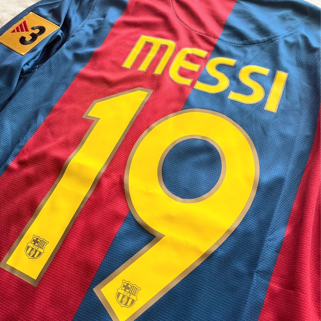 2007 バルセロナユニフォーム メッシ メッシ、無名守護神との