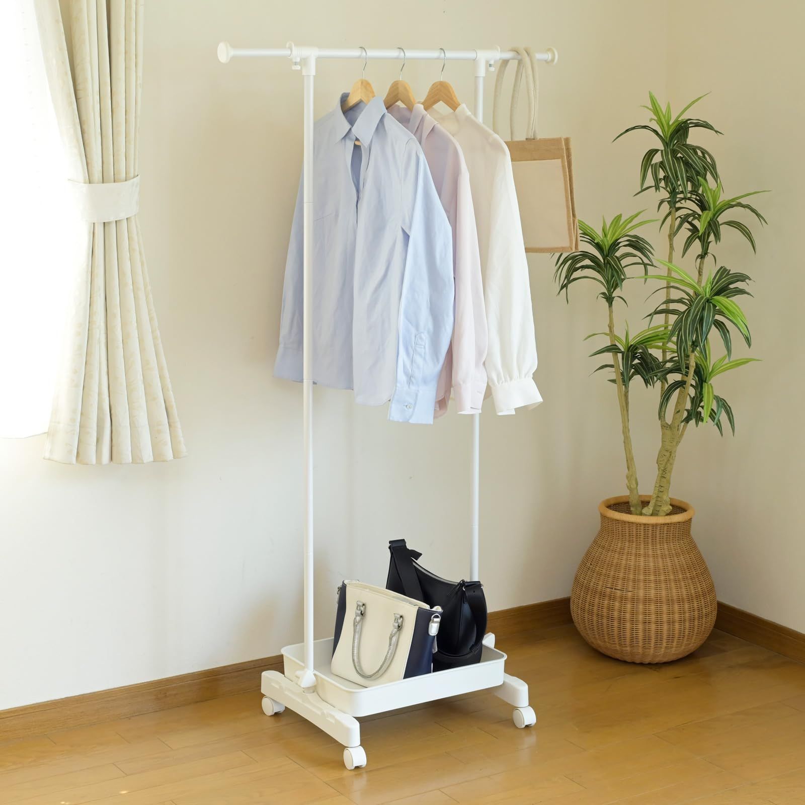 キャスター付きワゴン パイプハンガー 洋服ラック 幅55.5-85×奥行38.5×高さ150 スリム 衣類収納 伸縮 一人暮し キャスター付き シングル 組立品 バスケット付き オールホワイト ハンガーラック