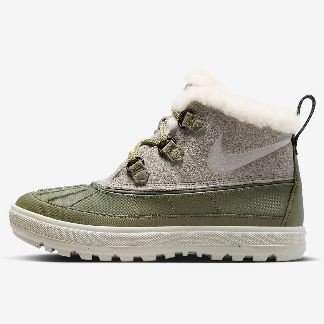 NIKE