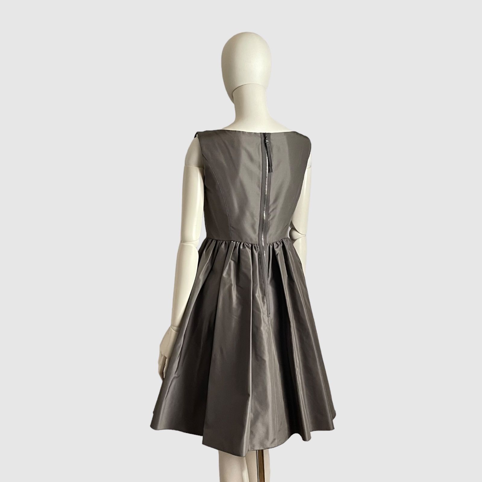 FOXEY フォクシー ワンピース グレージュ シルク Brigitte - メルカリ 