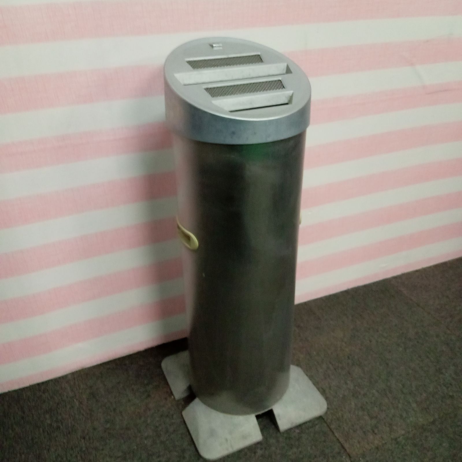 ブレーキキャリパーモチーフの小物入れ アッシュトレー 灰皿　ブルー ブレーキキャリパーモチーフの小物入れ アッシュトレー 灰皿