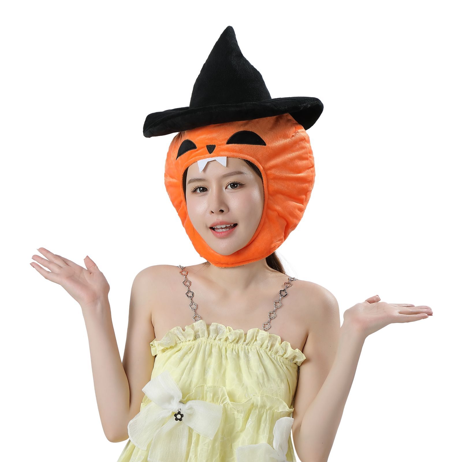 ハロウィンかぼちゃの魔女のかぶりもの！ハロウィンといえばかぼちゃでしょう魔女でしょう！かわいく？ちょっとこわくカボチャに！魔女に！かぼちゃの魔女になっちゃいましょう！  - メルカリ