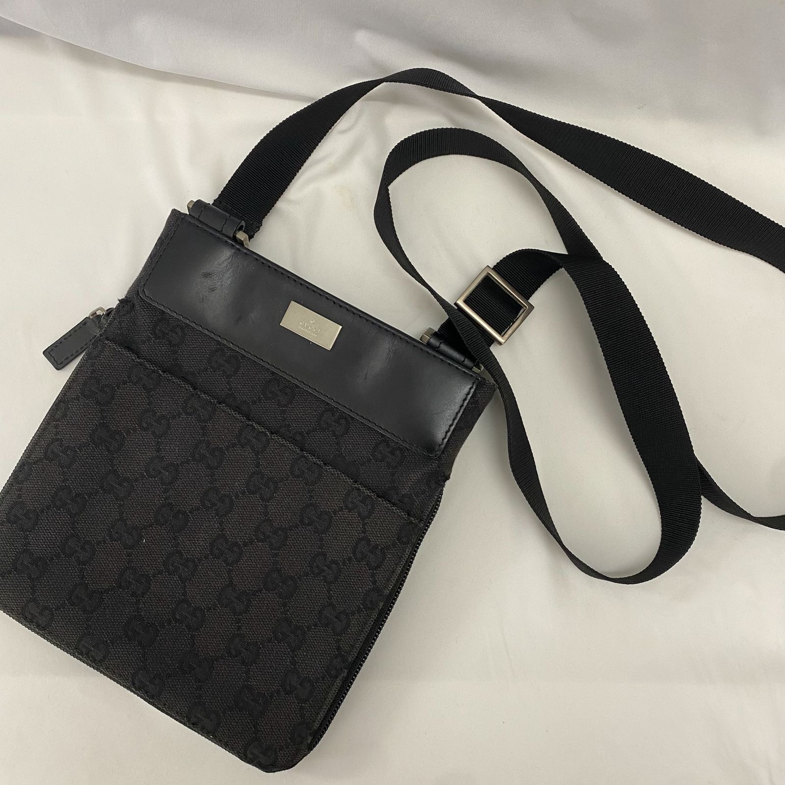 大人気 グッチ GUCCI ショルダーバッグ GGスプリーム サコッシュ メンズ