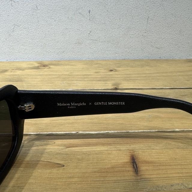 【美品】メゾンマルジェラ　ジェントルモンスター　MM106 ブラック サングラス Amazon | [ジェントルモンスター] Maison Margiela MM106-01 ブラック