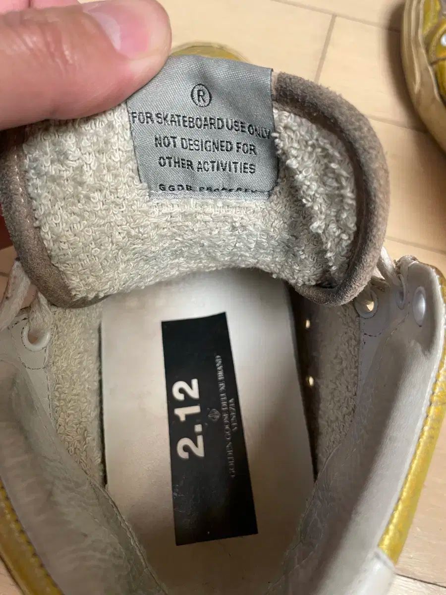 GOLDEN GOOSE ゴールデングース レディース スニーカー