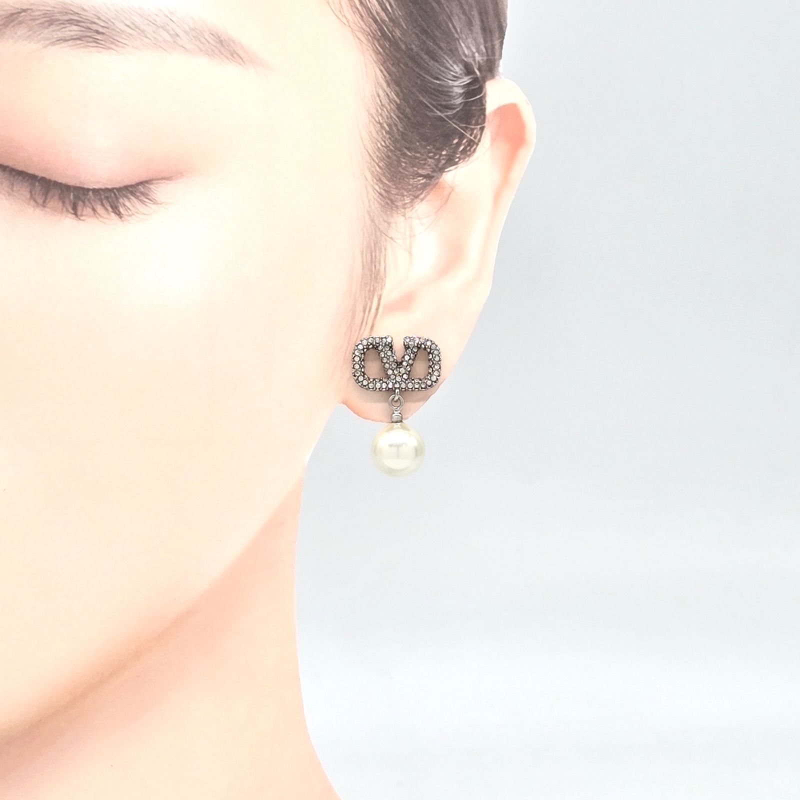 VALENTINO GARAVANI ヴァレンティノ ガラヴァーニ Vロゴ シグネチャー  