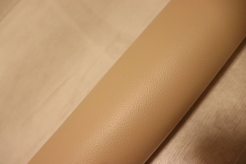 ベージュ 240ds クロム革 牛革 国産 レザー 顔料仕上げ はぎれ 一枚革 レザークラフト 革 皮 本革 diy 生地 材料