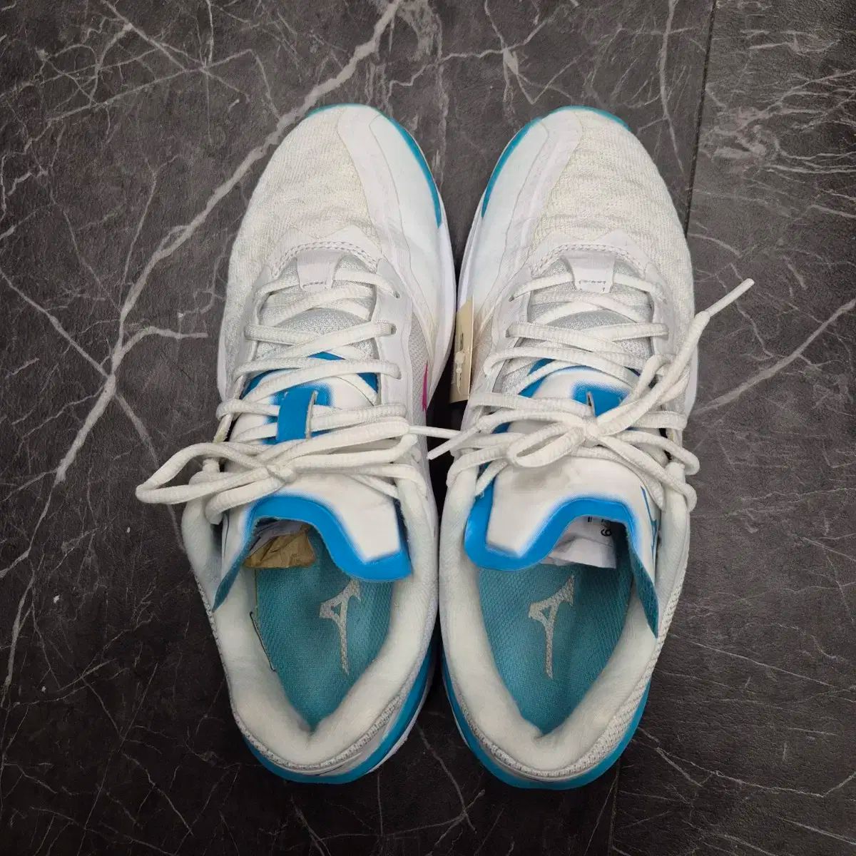 ミズノ バドミントンシューズ