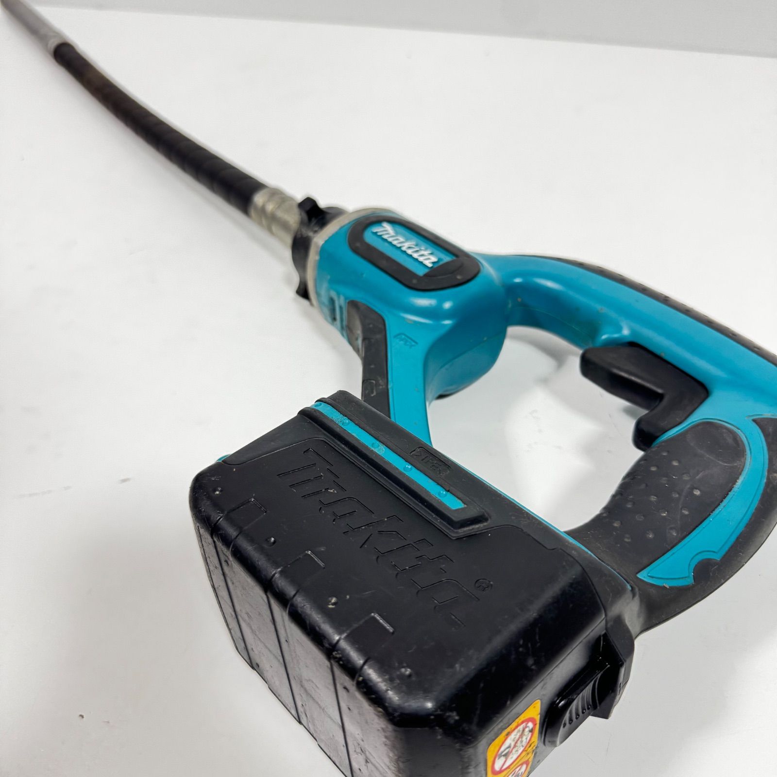 makita マキタ 充電式コンクリートバイブレータ18V 作業深さ730mm VR350DZ コンクリート打設 土間打ち 壁打ち 打設 バイブ